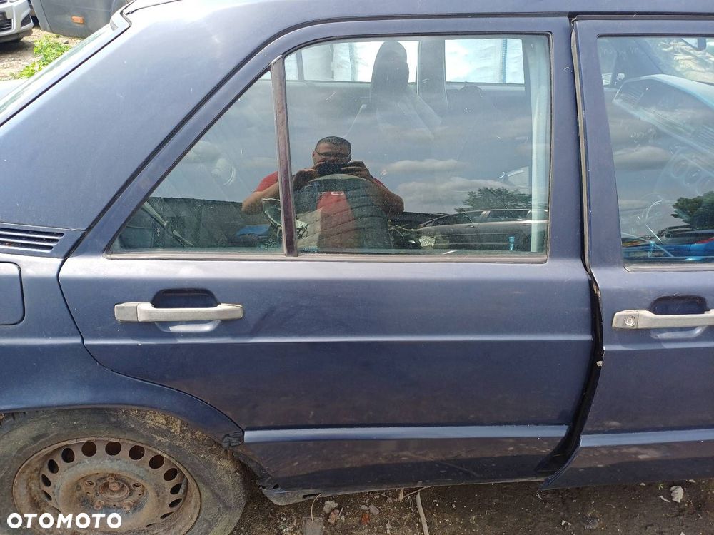 DRZWI KOMPLETNE PRAWY TYŁ MERCEDES-BENZ W201 190 - 1