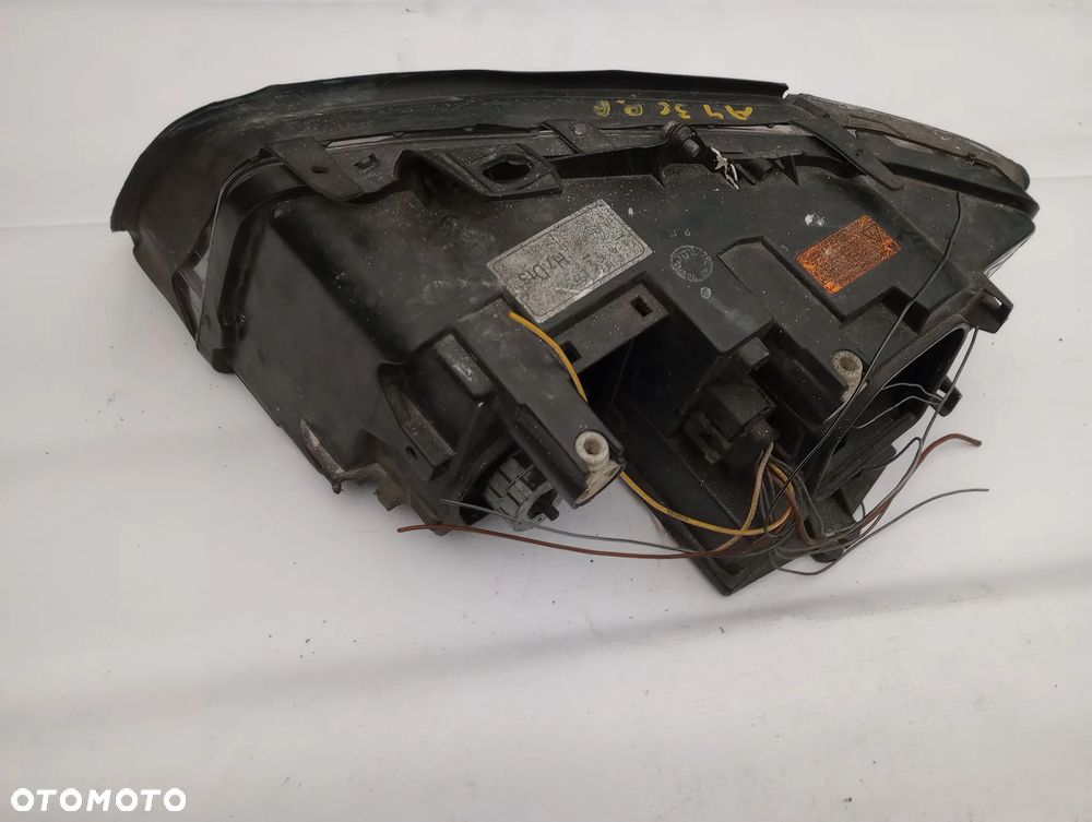 Lampa Prawy Przód Audi A4 B6 - 3
