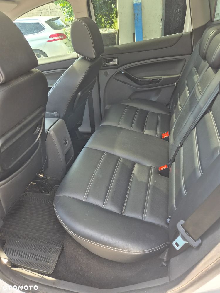 Ford Kuga 2.0 TDCi 4x4 Titanium - 6
