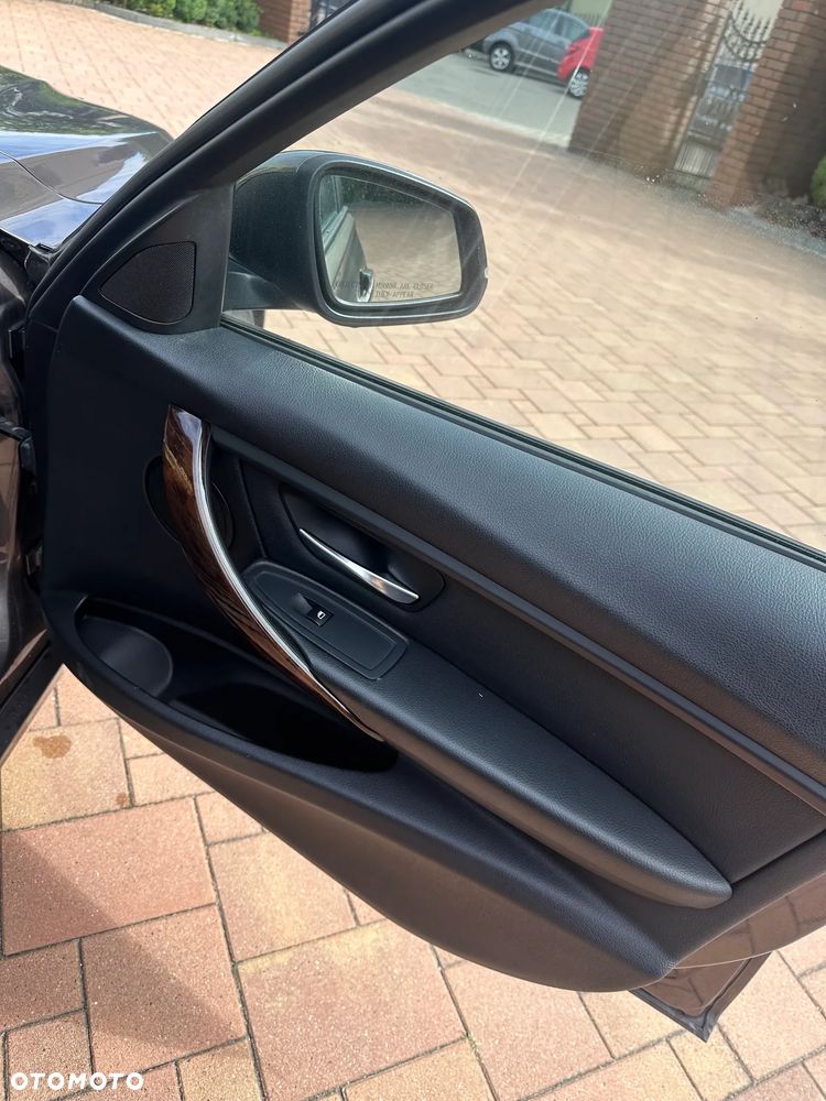 BMW Seria 3 328i xDrive - 40