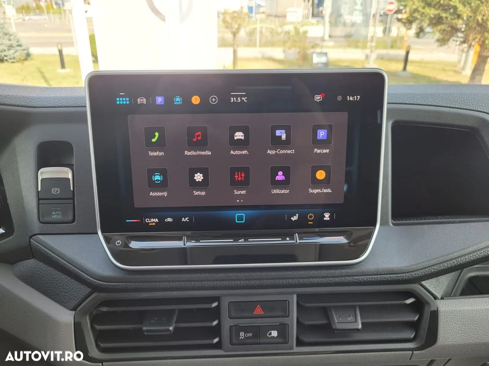 Volkswagen Crafter L3H3 - modelul nou cu tableta - 14