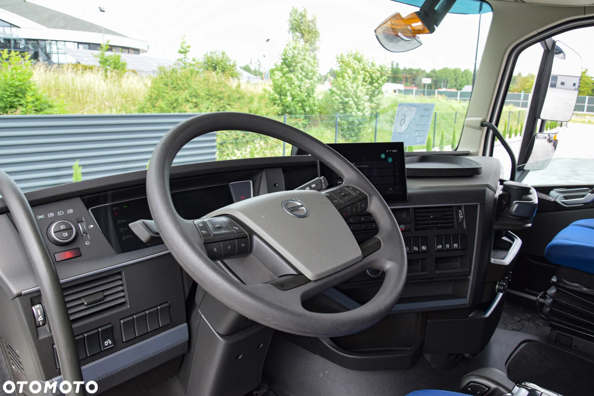 Volvo FH500 / EURO 6 / NOWY MODEL / KLIMATYZACJA POSTOJOWA / ACC / LEDY / 2 ZBIORNIKI / FULL SPILERY / 2023 / NISKI PRZEBIEG / SERWISOWANY / SPROWADZONY - 24
