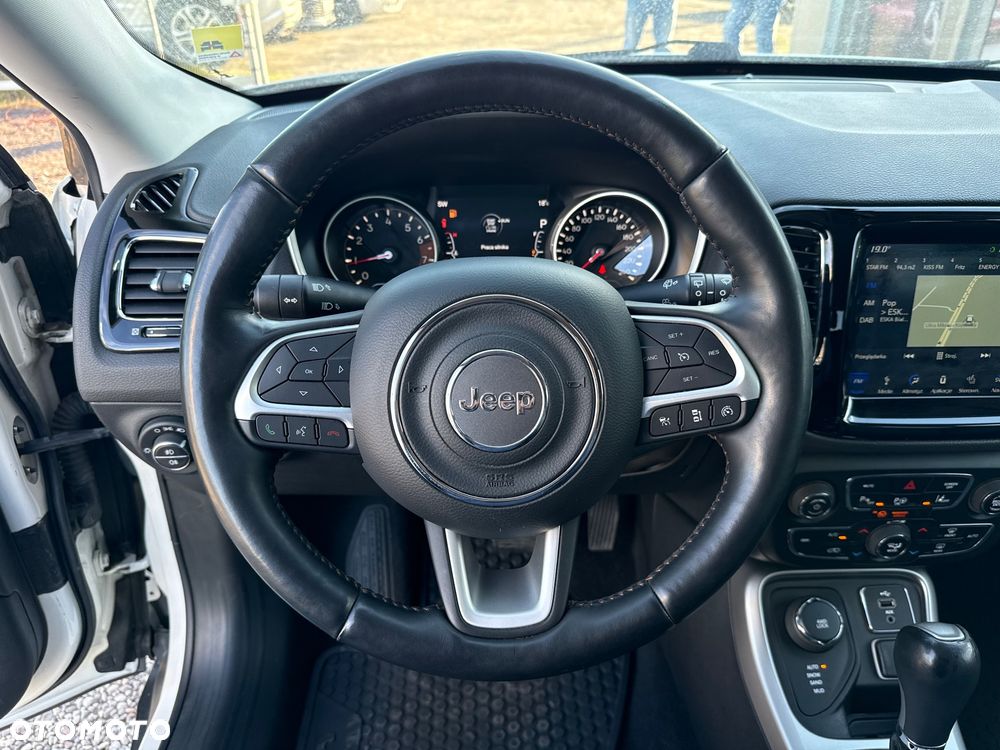 Jeep Compass - 34