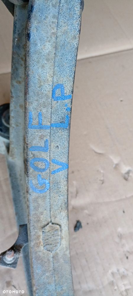 Wahacz lewy przód przedni VW Golf V - 9