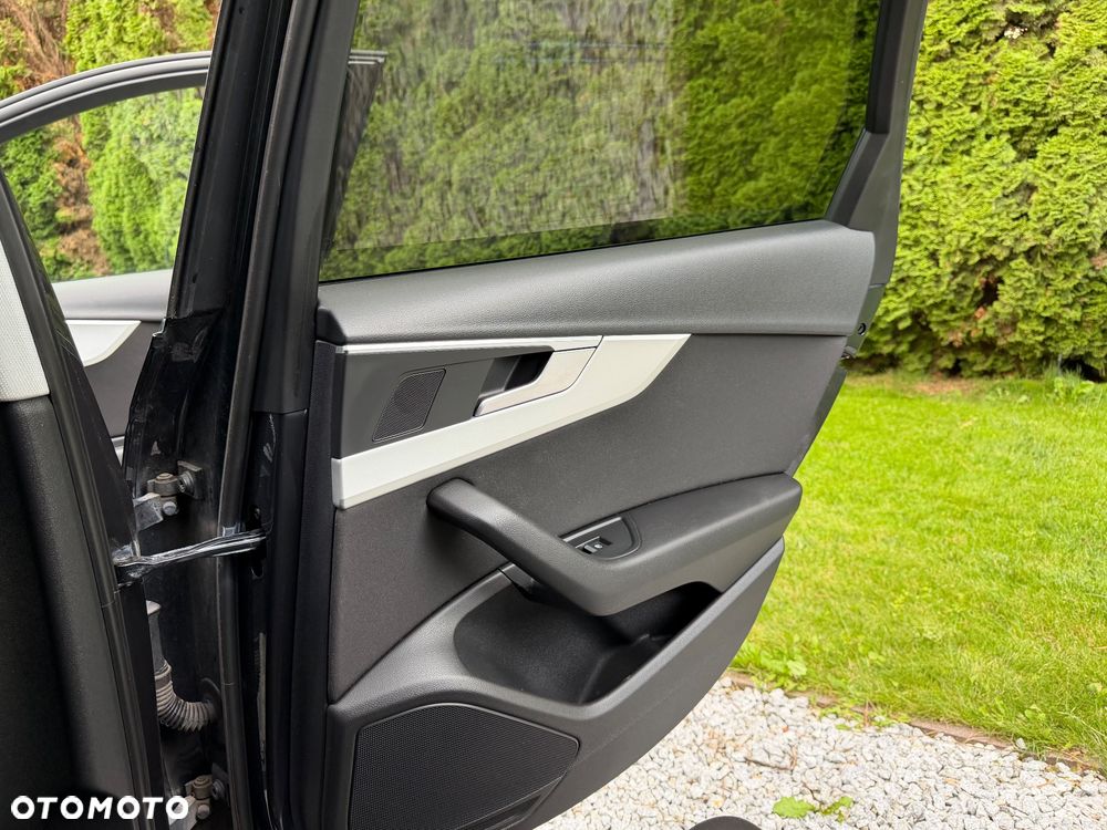Audi A4 Avant 2.0 TDI Quattro S tronic - 25
