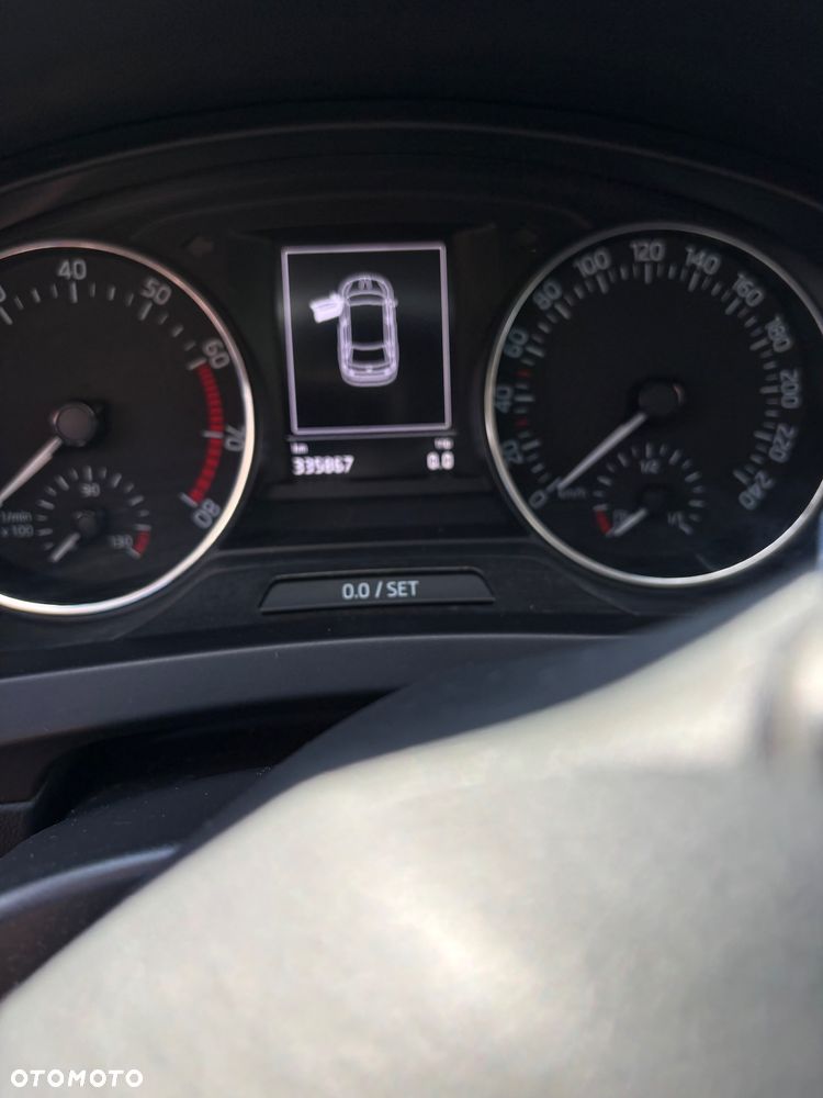 Skoda RAPID Spb 1.2 TSI Ambition - 16