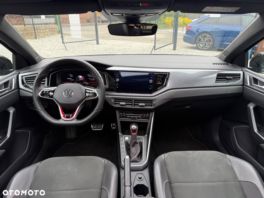 Volkswagen Polo 2.0 TSI DSG GTI - 19