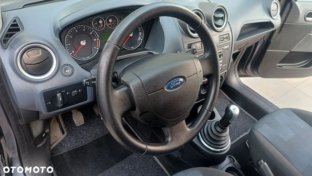Ford Fiesta - 22