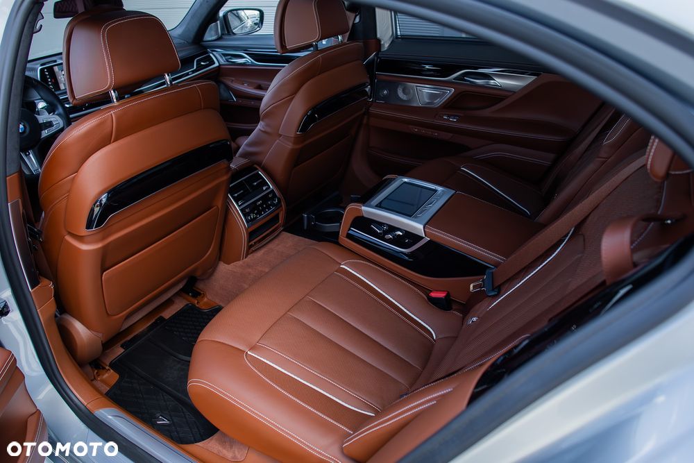 BMW Seria 7 M760Li xDrive - 35