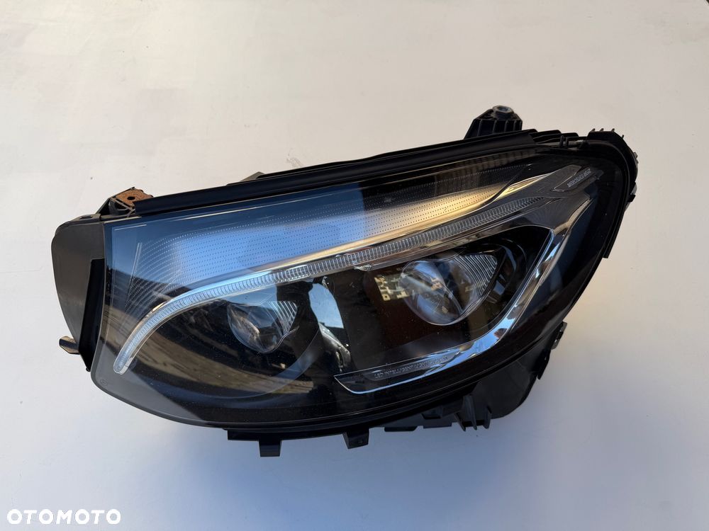 Lampa przednia LED reflektor A2539060301 Mercedes GLC W253