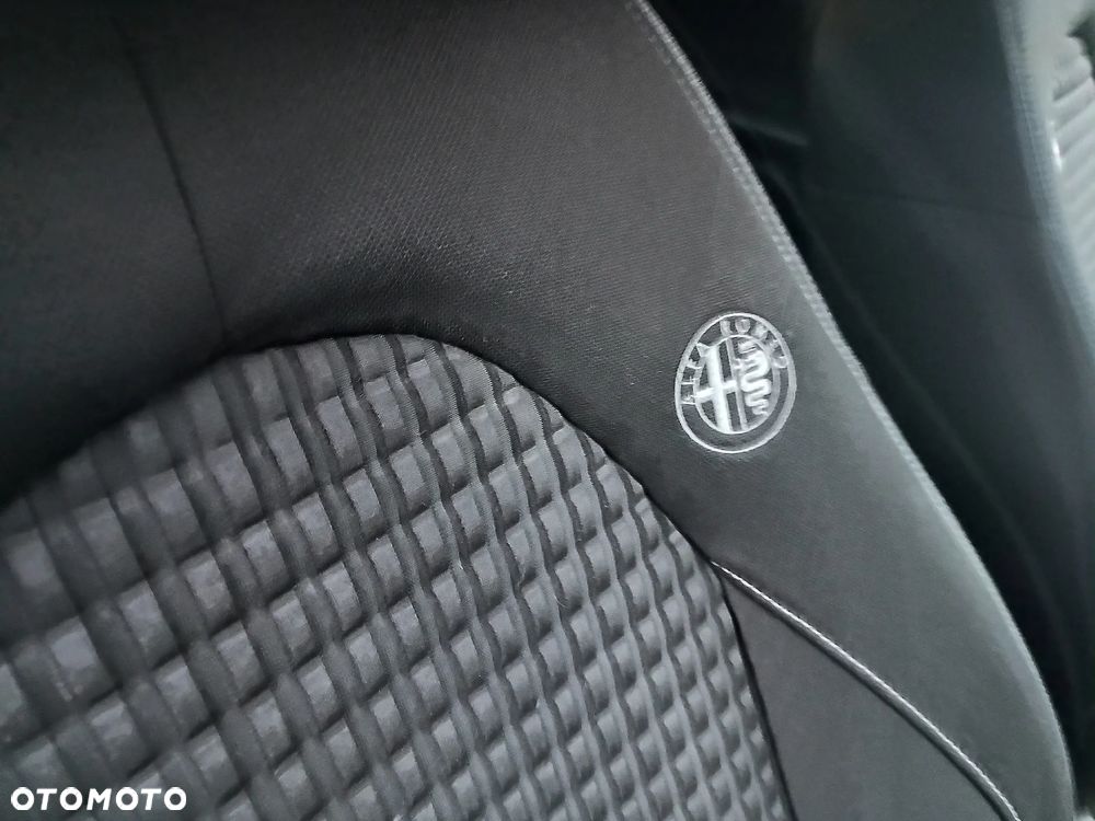 Alfa Romeo Mito 1.4 TB Distinctive - 10