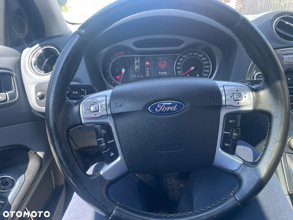 Ford Mondeo - 29