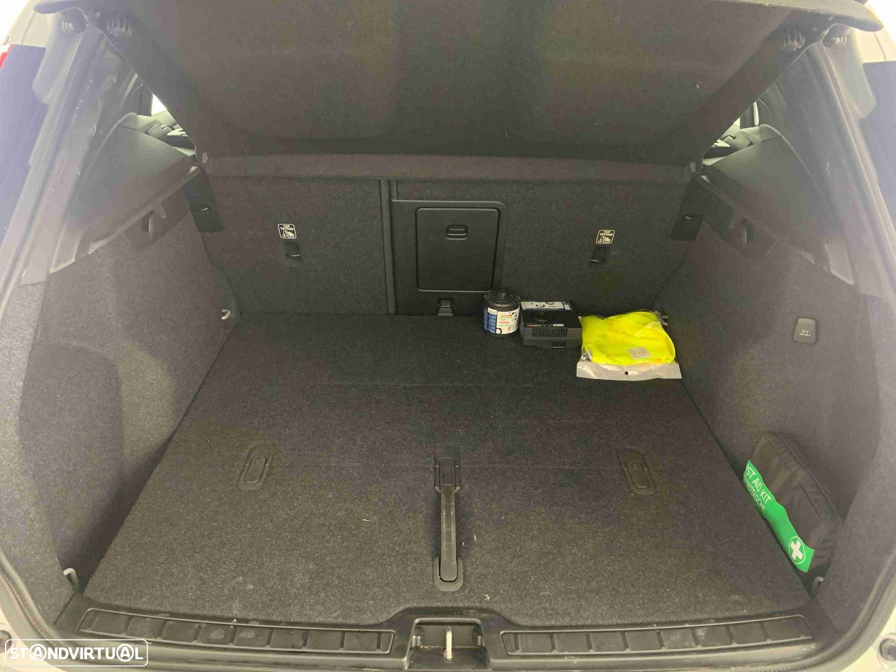 Volvo XC 40 1.5 T2 Plus Dark Auto - 26