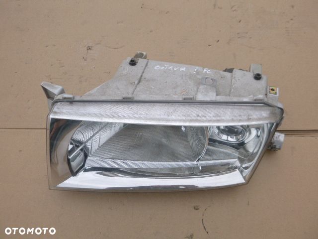 LAMPA LEWY PRZÓD LEWA PRZEDNIA SKODA OCTAVIA I FL - 8