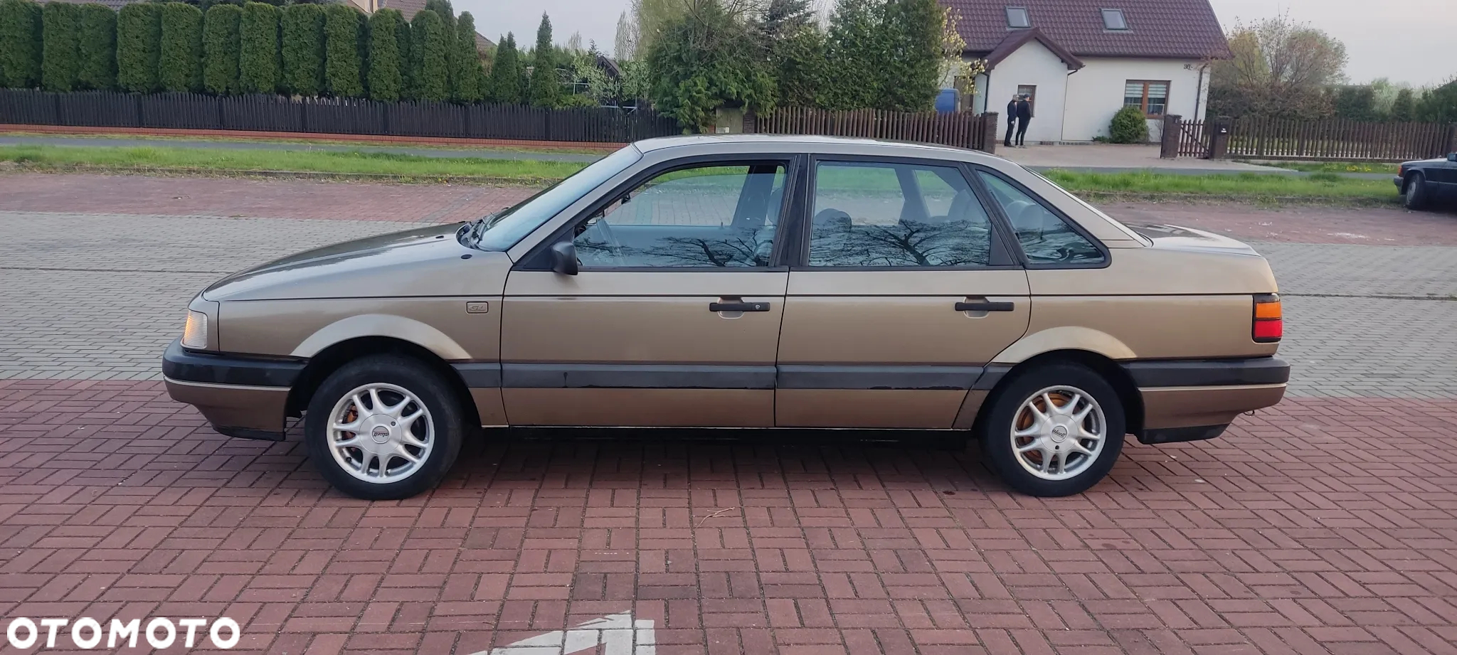 Volkswagen Passat 1.8 GL - 2