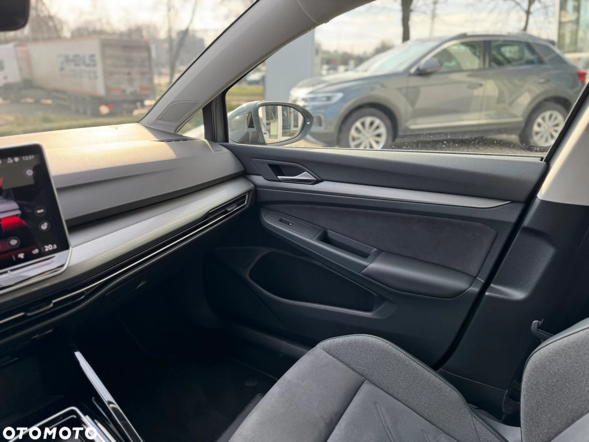 Volkswagen Golf Variant 1.5 eTSI OPF DSG Style - 27