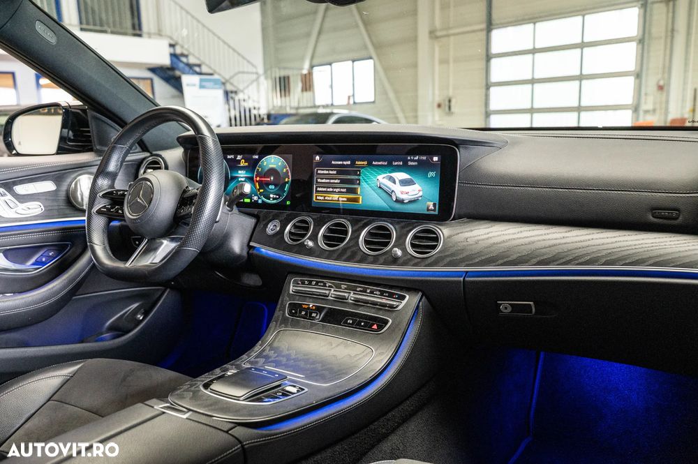 Mercedes-Benz E 300 de 4Matic 9G-TRONIC AMG Line - 30