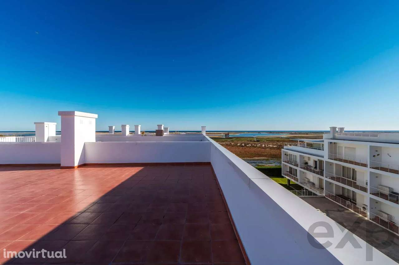 Fantástico apartamento T2 com terraço privativo, estacionamento e pisc - Grande imagem: 2/31