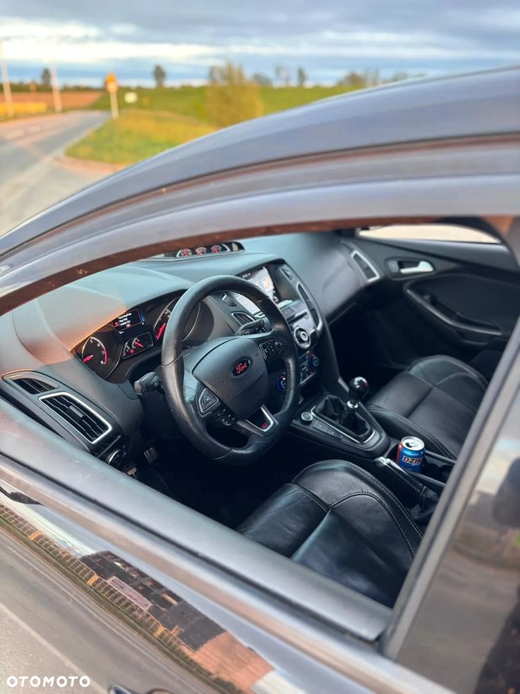 Ford Focus 2.0 EcoBoost ST - 14