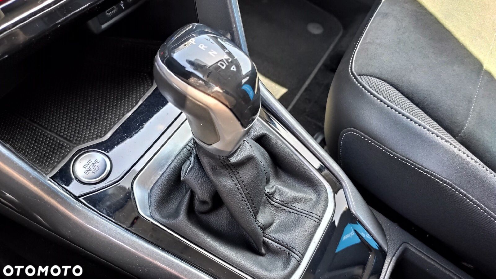 Volkswagen T-Roc - 26