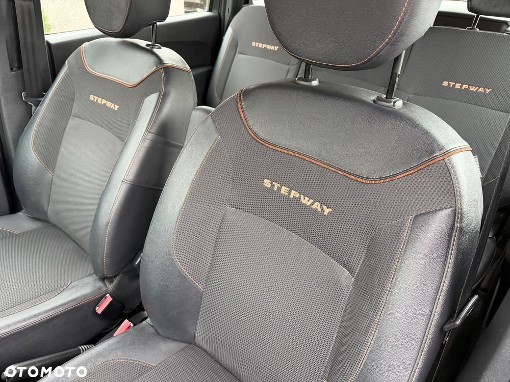 Dacia Lodgy TCe 115 Stepway - 18