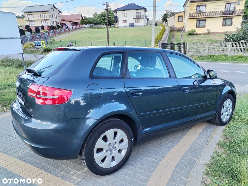 Audi A3 Sportback 1.6 Ambiente - 6