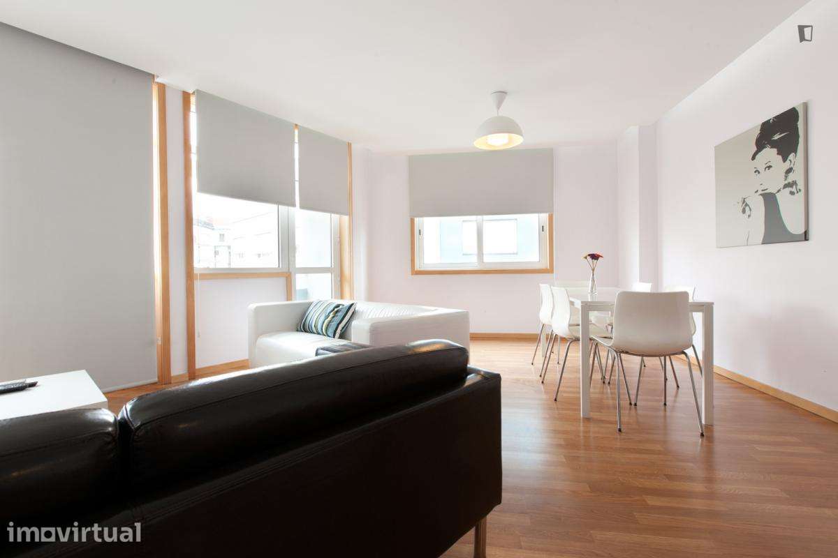 Apartamento com 3 quartos - localizado em Paranhos Porto - Grande imagem: 3/33