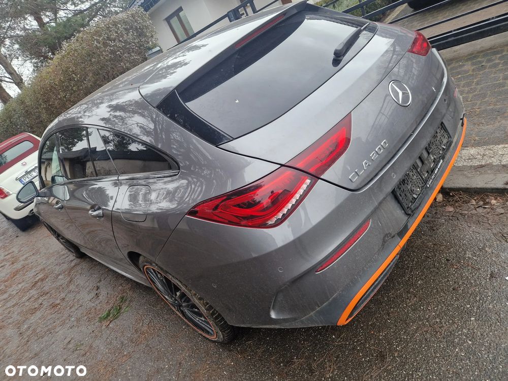 Mercedes-Benz CLA 200 7G-DCT Edition AMG Line - 2