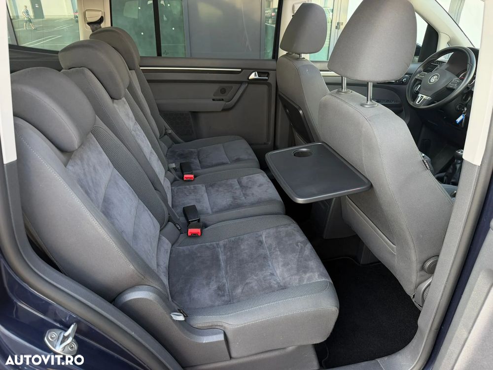 Volkswagen Touran 1.6 TDI DPF BlueMotion Technology Highline - 10