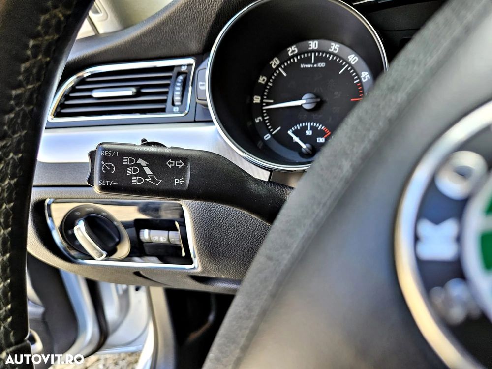 Skoda Superb 2.0 TDI Elegance - 23