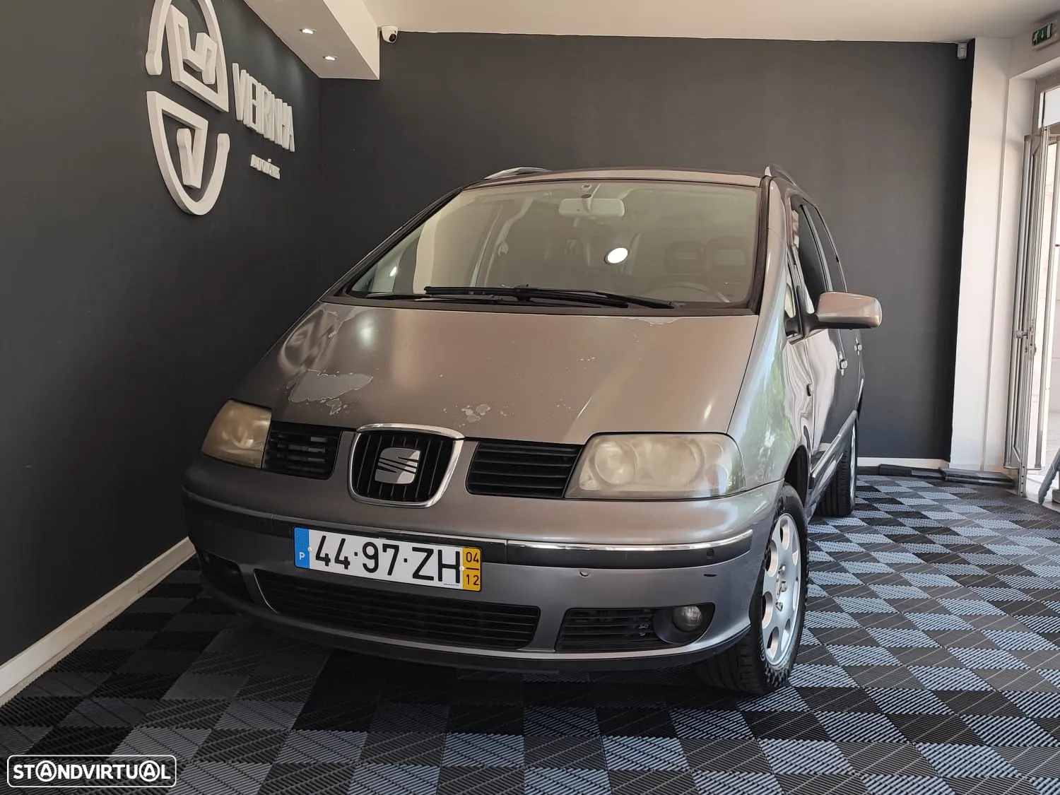 SEAT Alhambra 1.9 TDI Sport 4-Motion - 4