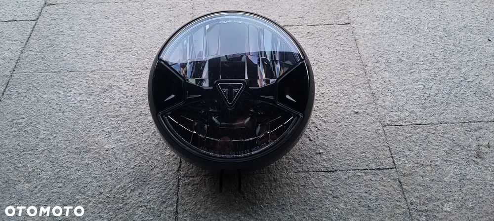 TRIUMPH TRIDENT 660 LAMPA PRZÓD REFLEKTOR - 4