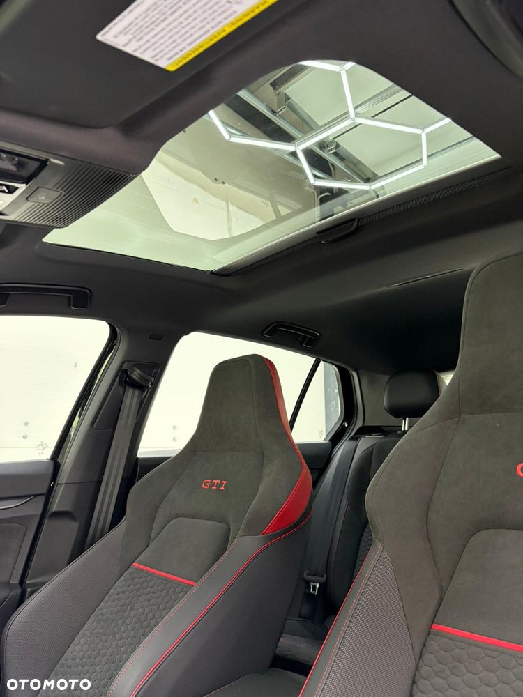 Volkswagen Golf - 18