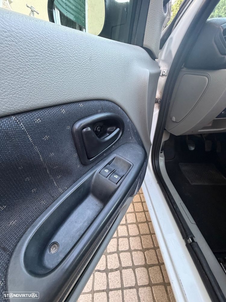 Renault Clio 1.5 dCi Expression - 21