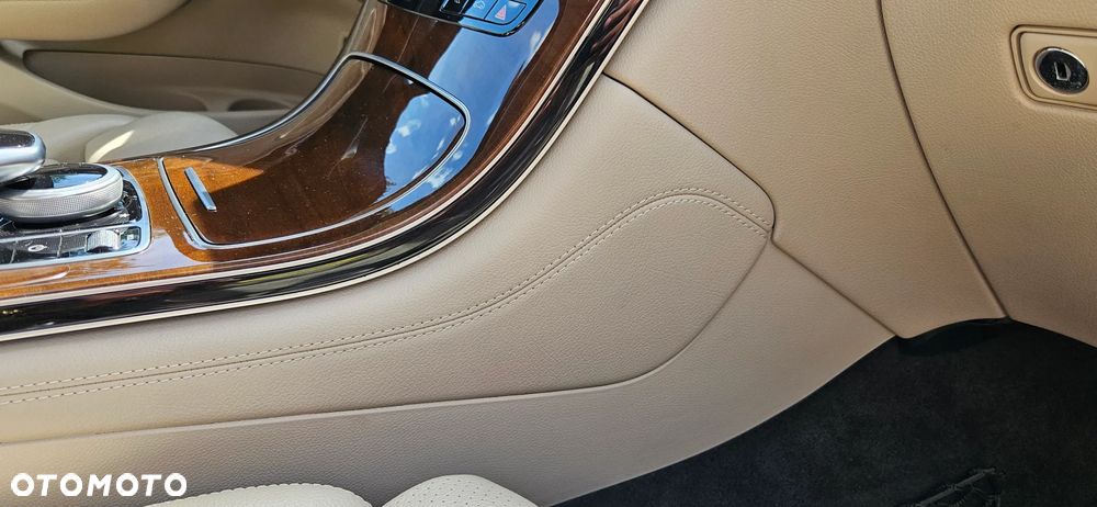 Mercedes-Benz GLC 220 d 4Matic 9G-TRONIC - 34