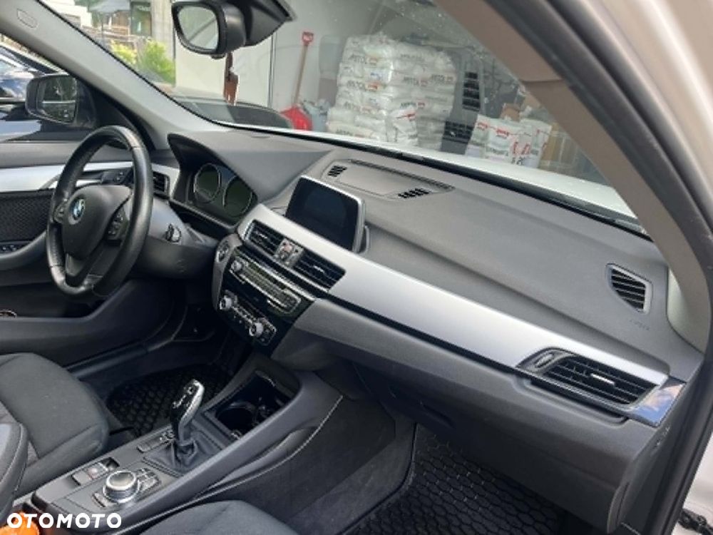 BMW X1 sDrive18i Advantage - 12