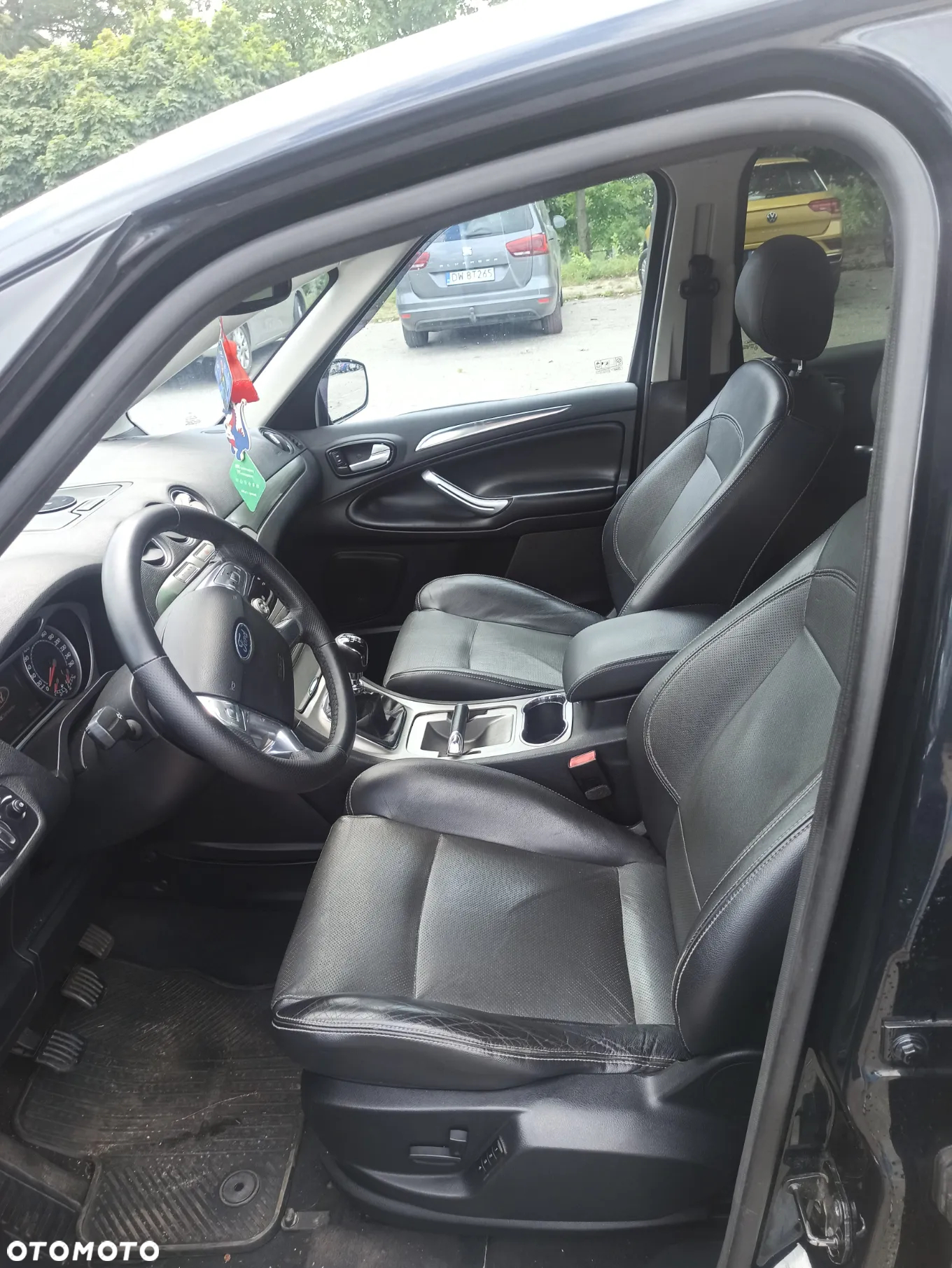 Ford S-Max - 11