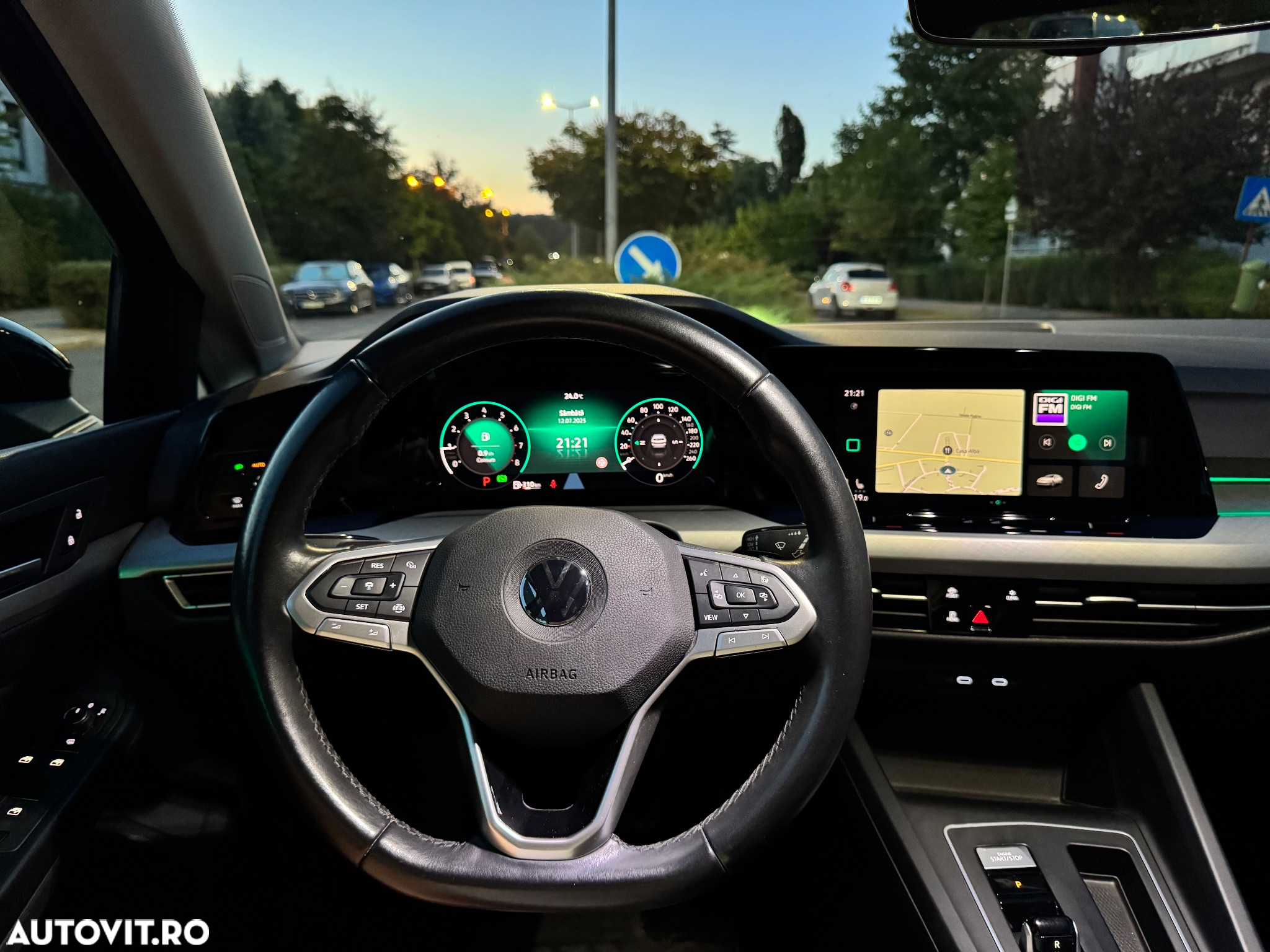 Volkswagen Golf 1.5 eTSI DSG MHEV Life - 23