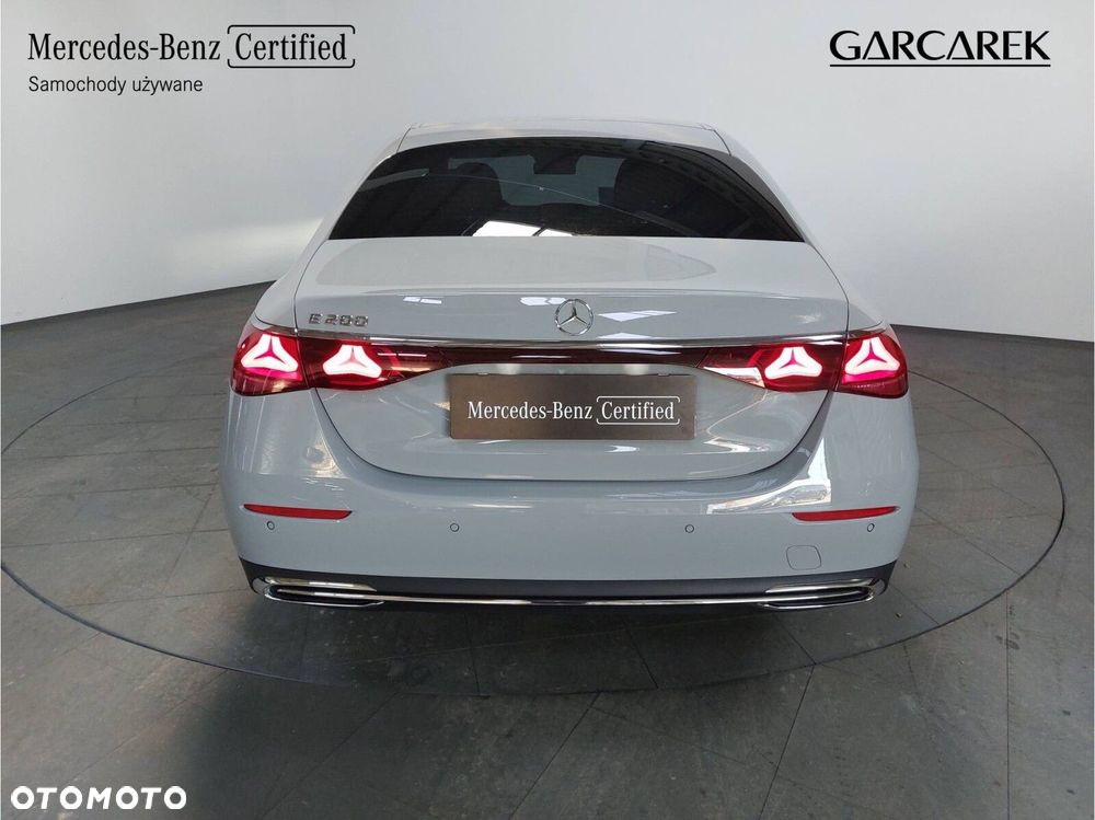 Mercedes-Benz Klasa E - 9