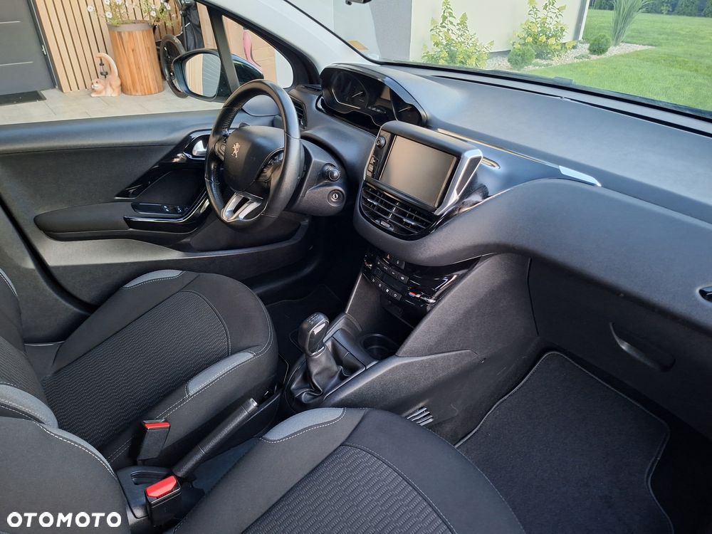 Peugeot 208 - 7