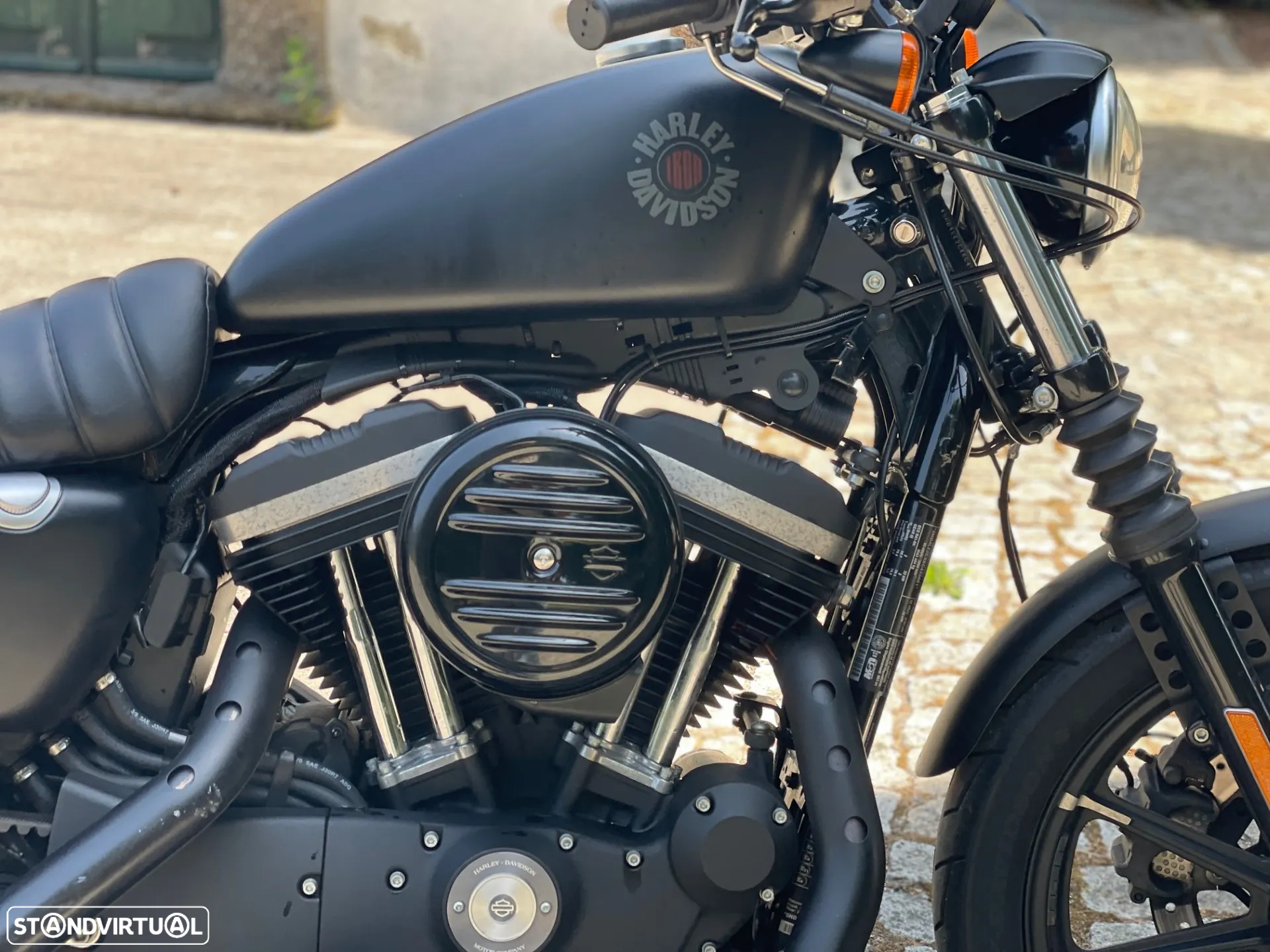 Harley-Davidson Sportster IRON 883 - 5