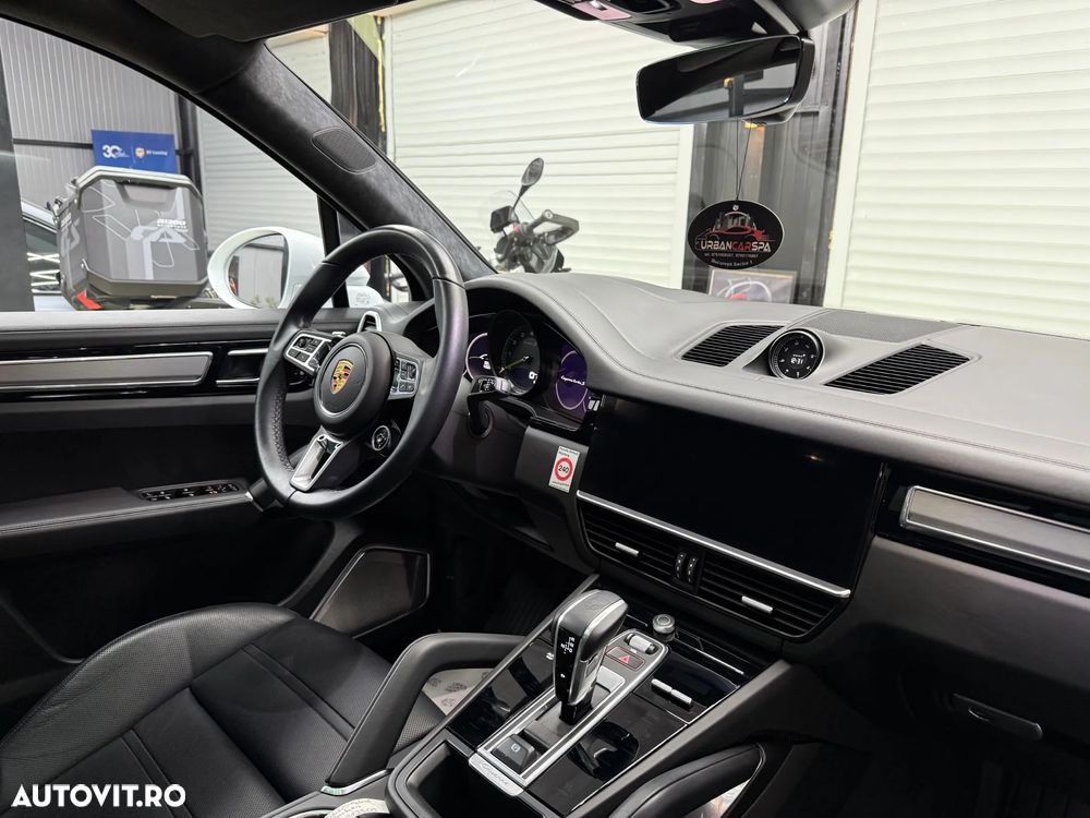 Porsche Cayenne - 37