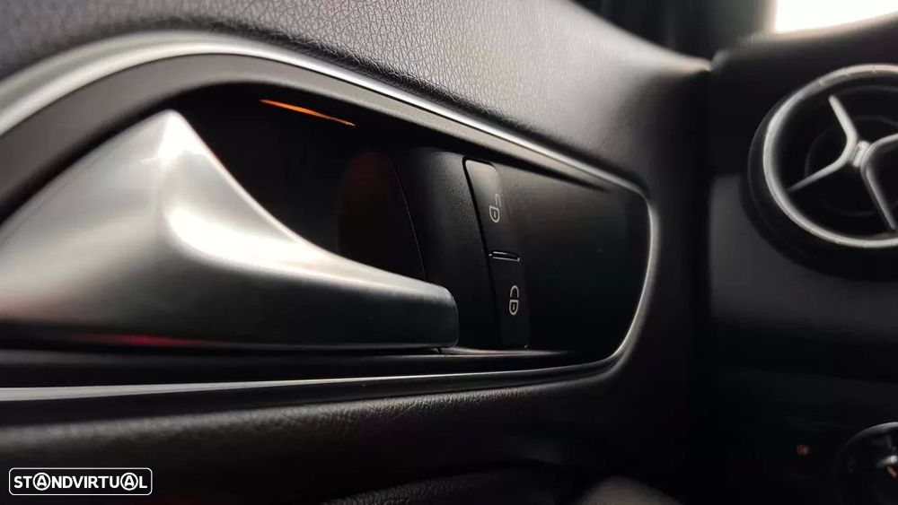 Mercedes-Benz CLA 180 d Shooting Brake Urban - 28