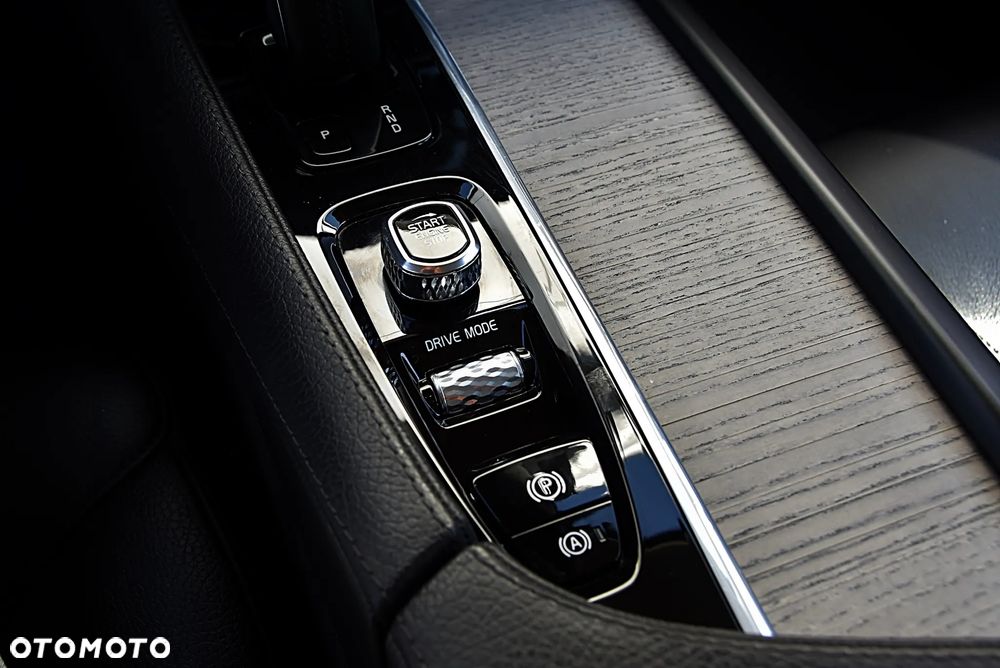 Volvo V90 Cross Country D4 AWD Pro - 33