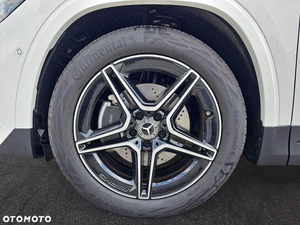 Mercedes-Benz GLA - 10