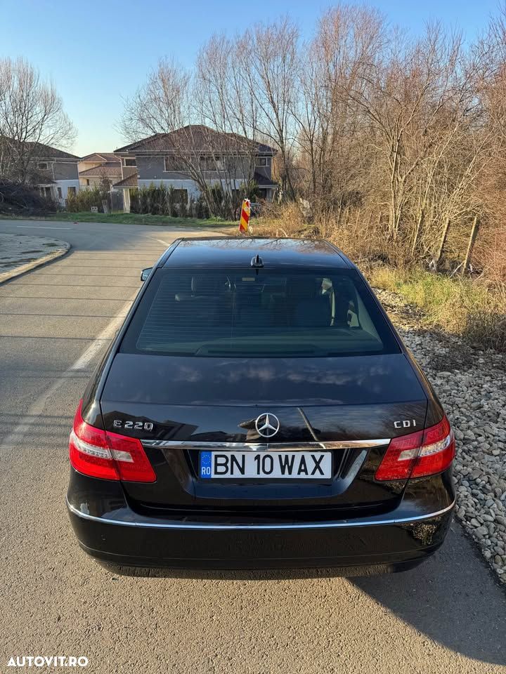 Mercedes-Benz E 220 CDI DPF BlueEFFICIENCY 7G-TRONIC Avantgarde - 7