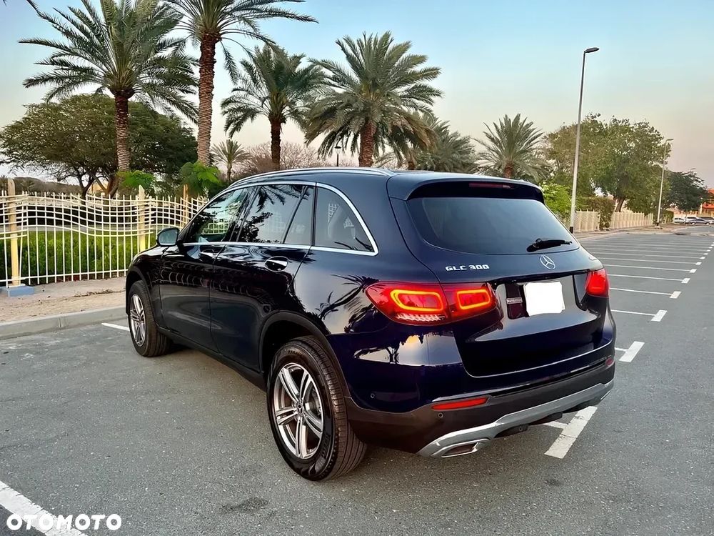 Mercedes-Benz GLC 300 4Matic 9G-TRONIC Exclusive - 3