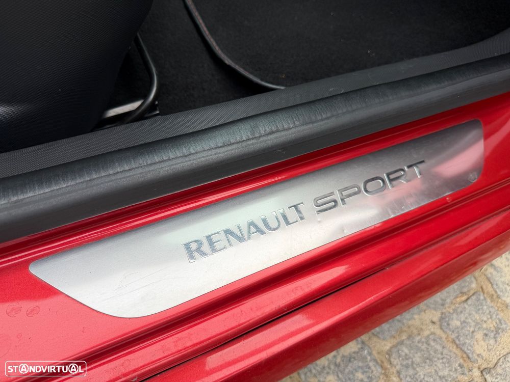 Renault Clio 1.6 T RS EDC - 14