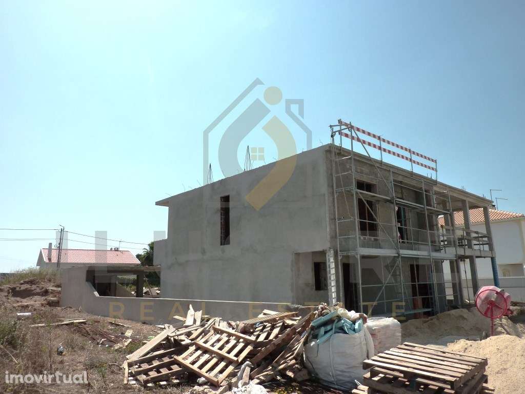 Moradia T3 em construção com logradouro e garagem em Sesimbra - Grande imagem: 4/29