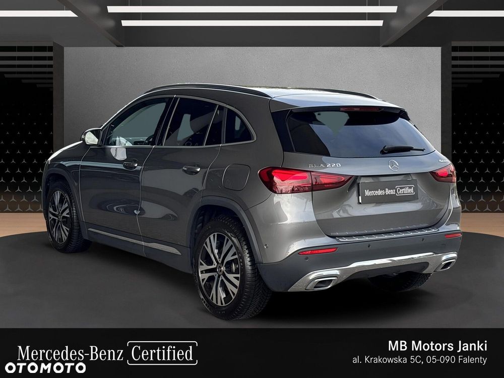 Mercedes-Benz GLA - 4